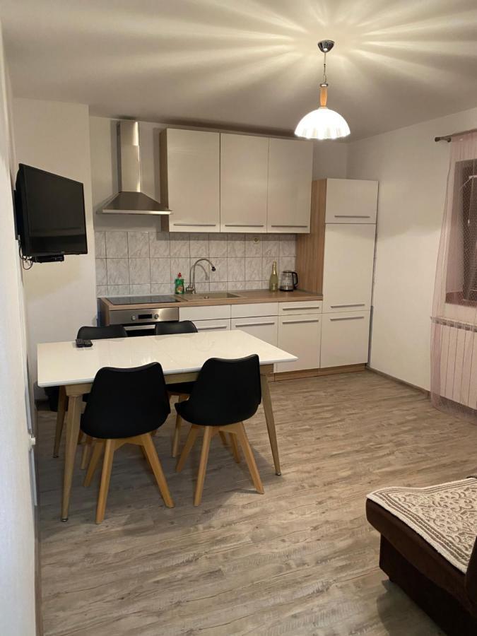 Apartman Laura Apartment Смолянац Екстериор снимка