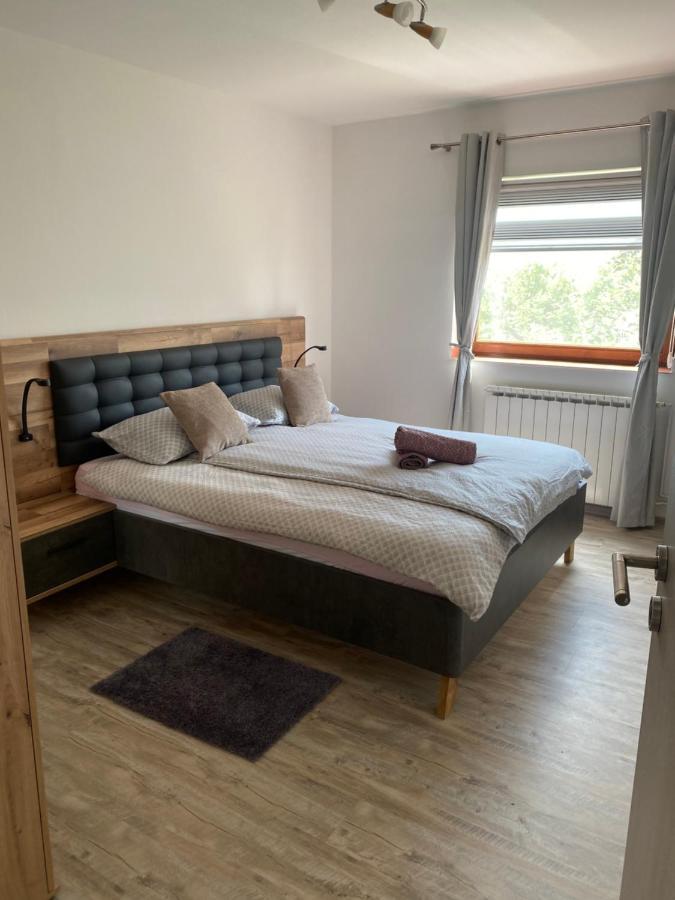 Apartman Laura Apartment Смолянац Екстериор снимка