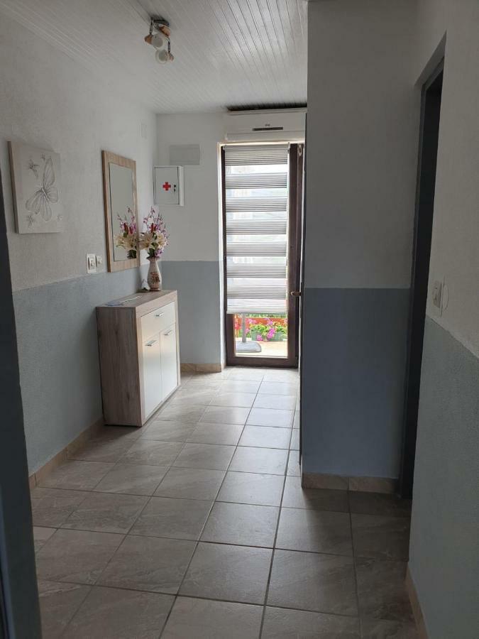 Apartman Laura Смолянац Екстериор снимка